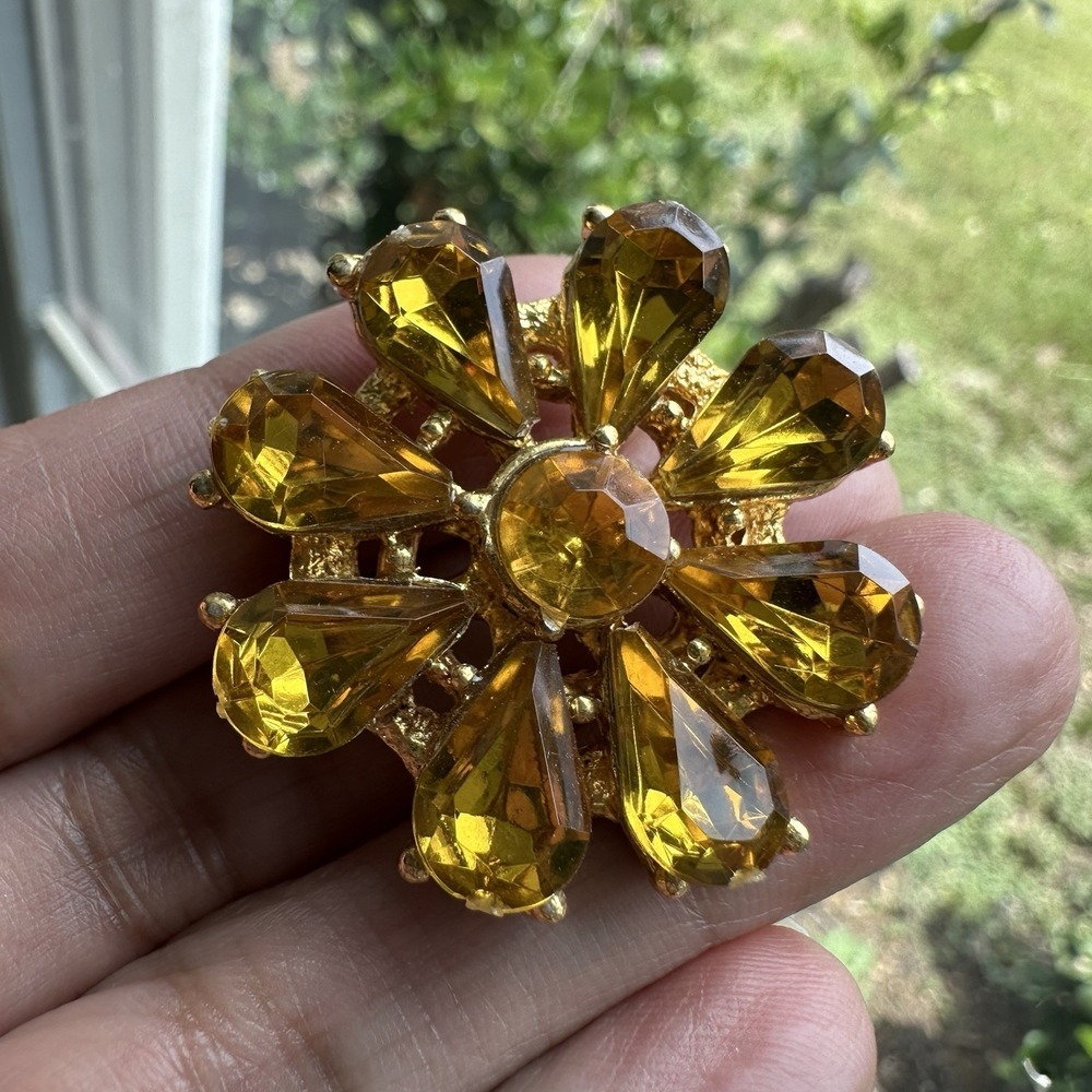 VTG Flower Brooch Pin 1.5 Inch Amber Yellow Clear Crystal Rhinestone Gold Plated